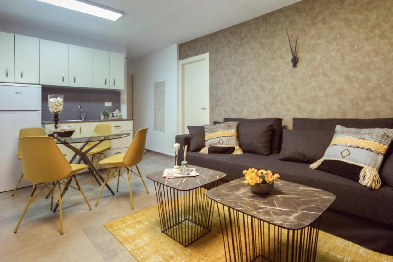 Authentic One Bedroom Apartment In City Center Jerusalem Exterior photo